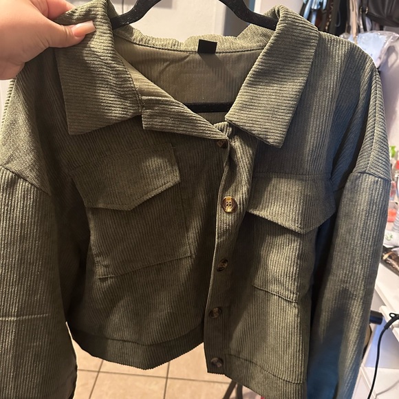 Like new green cropped jacket - Picture 1 of 1